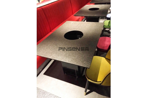 四川自助無煙火鍋?zhàn)?><div><h3>四川自助無煙火鍋?zhàn)?/h3><p>現(xiàn)在吃火鍋大家都很講究了，特別是吃火鍋油煙問題，吃火鍋大家都不喜歡油煙的，這樣導(dǎo)致無煙火鍋?zhàn)涝谑袌龊苁軞g迎，那么無煙火鍋?zhàn)酪稳绾味ㄖ?？四川自助無煙火鍋?zhàn)谰唧w步驟有...</p><p>2020-10-19</p></div></a></li><li><a href=