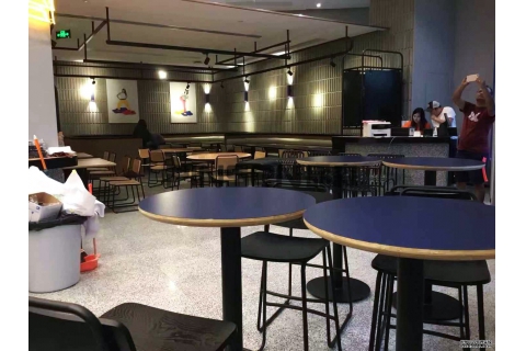 深圳怎么尋找定做酒吧吧臺桌椅家具定制廠家