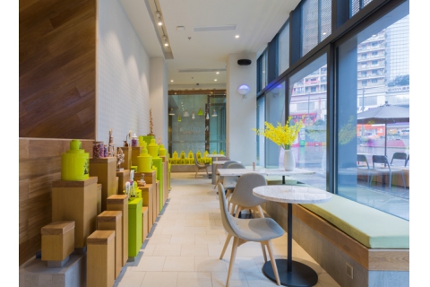 咖啡店餐桌與卡座沙發(fā)如何搭配？